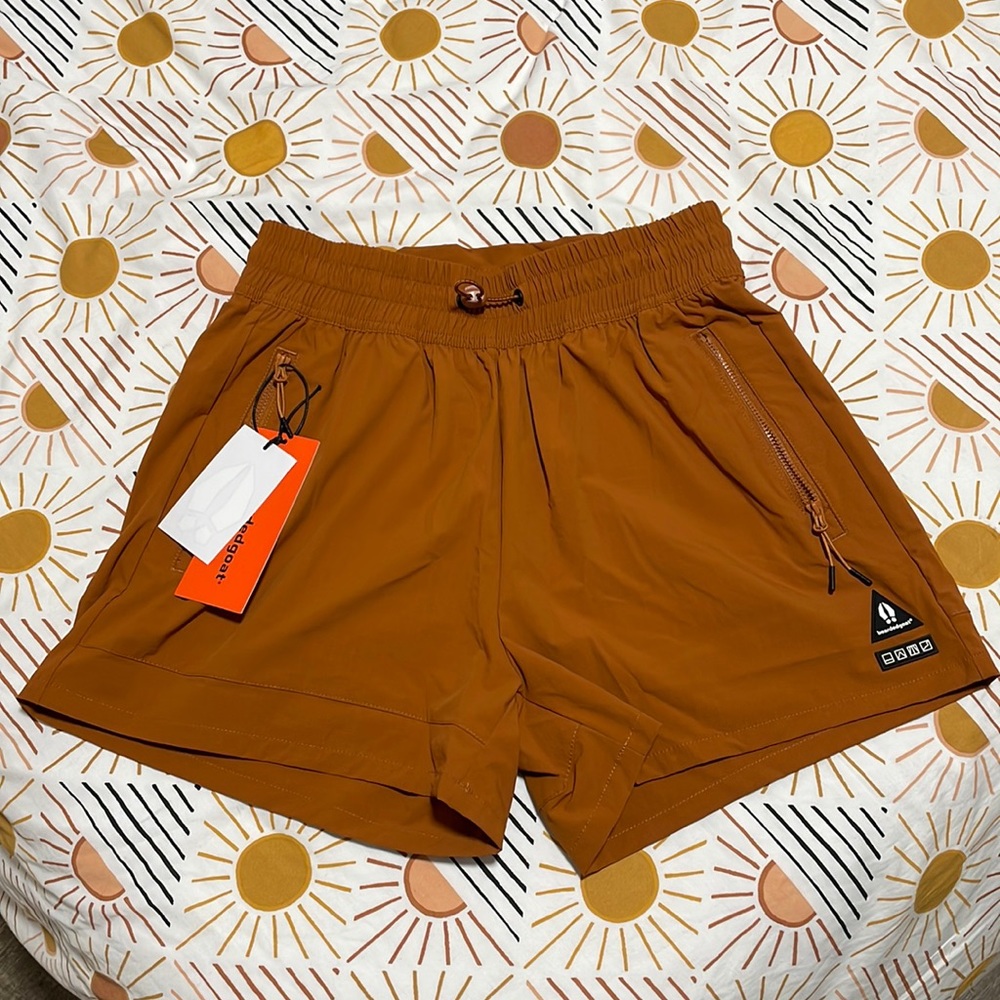 Brand: BREADED GOAT, SIZE M, hiking shorts